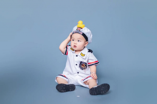 南阳宝宝几个月攒肚子